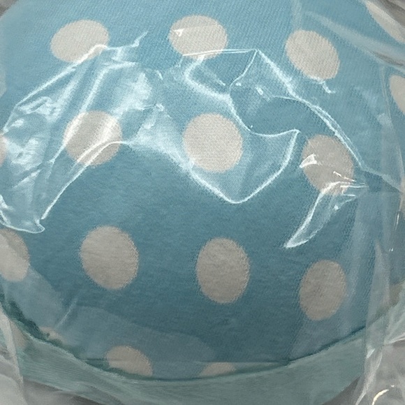 Assorted sewing Needles, Self Threading Needles, 70 pieces & Blue Pin Cushion - Picture 7 of 8